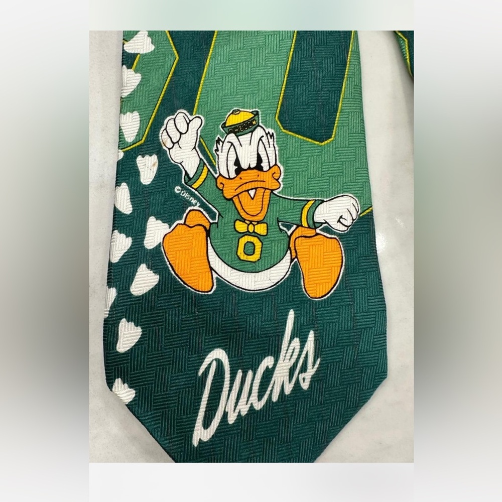 Ducks University of Oregon Green Silk Novelty Tie